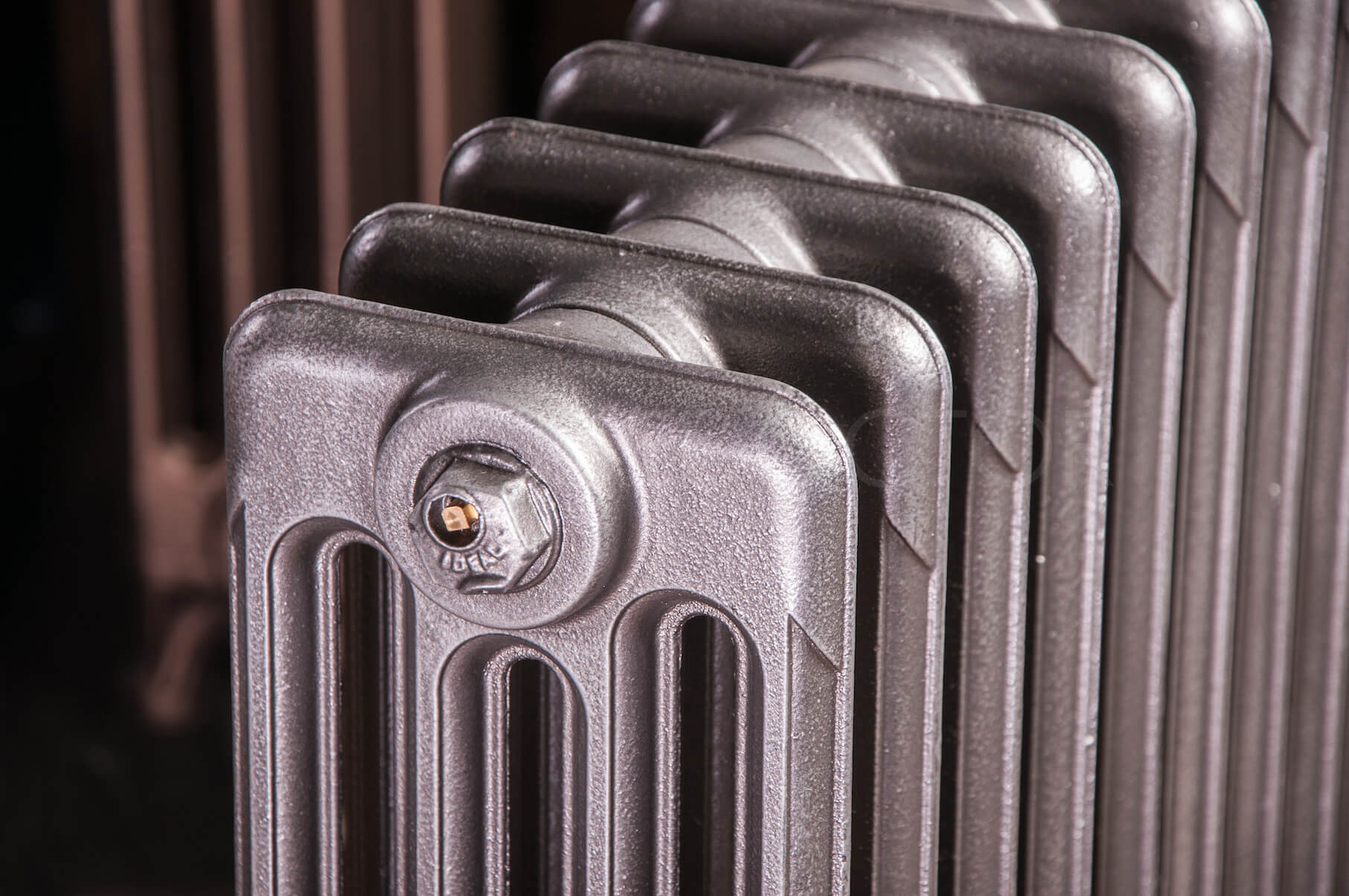 Ideal Standard 4 Column cast iron radiator 610mm high in Old Gun